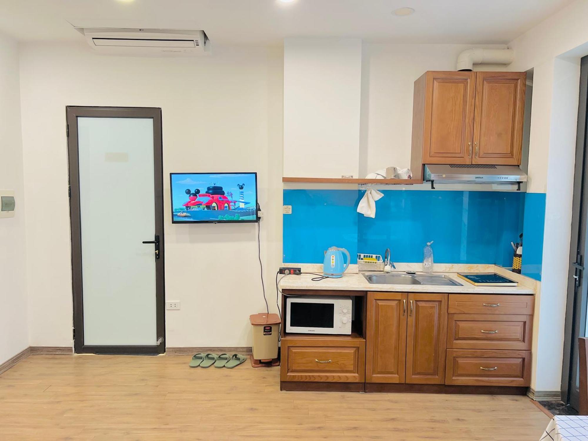 T98 Westlake Quang An - Tay Ho Center Garden View Studio!