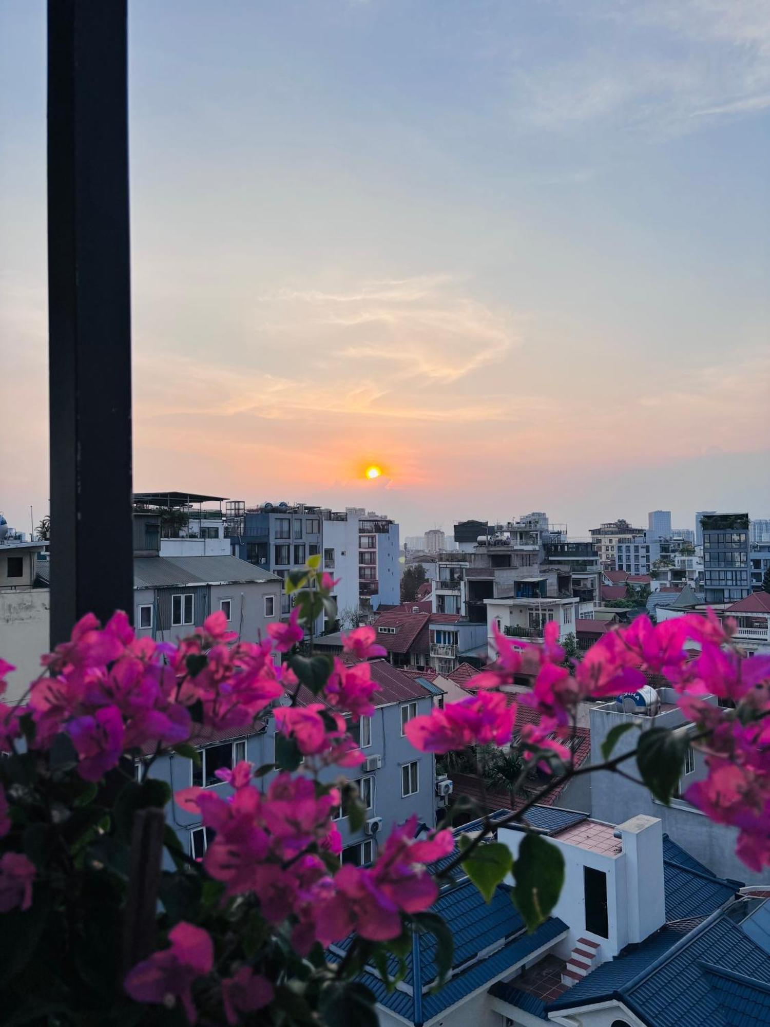 T98 Westlake Quang An - Tay Ho Center Garden View Studio! Apartment